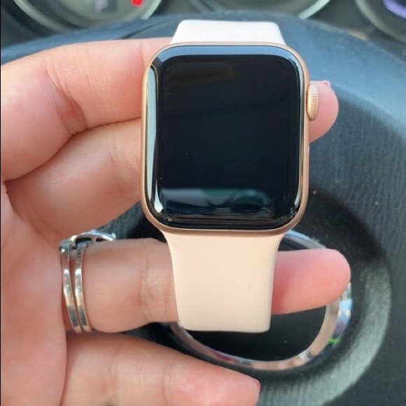 Apple Accessories - Apple Watch Series 4